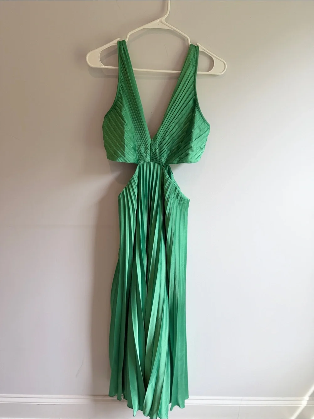 Abercrombie & Fitch Giselle Pleated Cut Out Dress